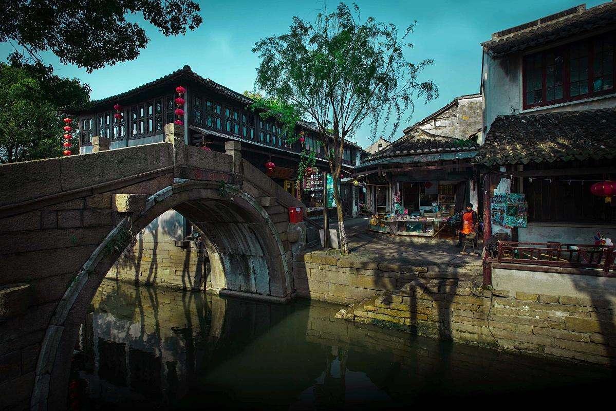 1923年，他靠贿赂当选总统 被赶下台后有再任的机会，他断然拒绝